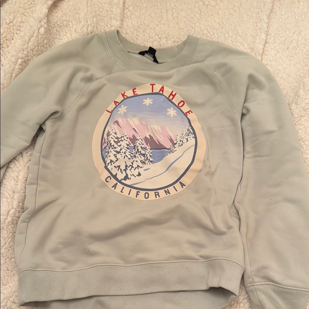 Lake Tahoe Graphic Sweater - Ice blue